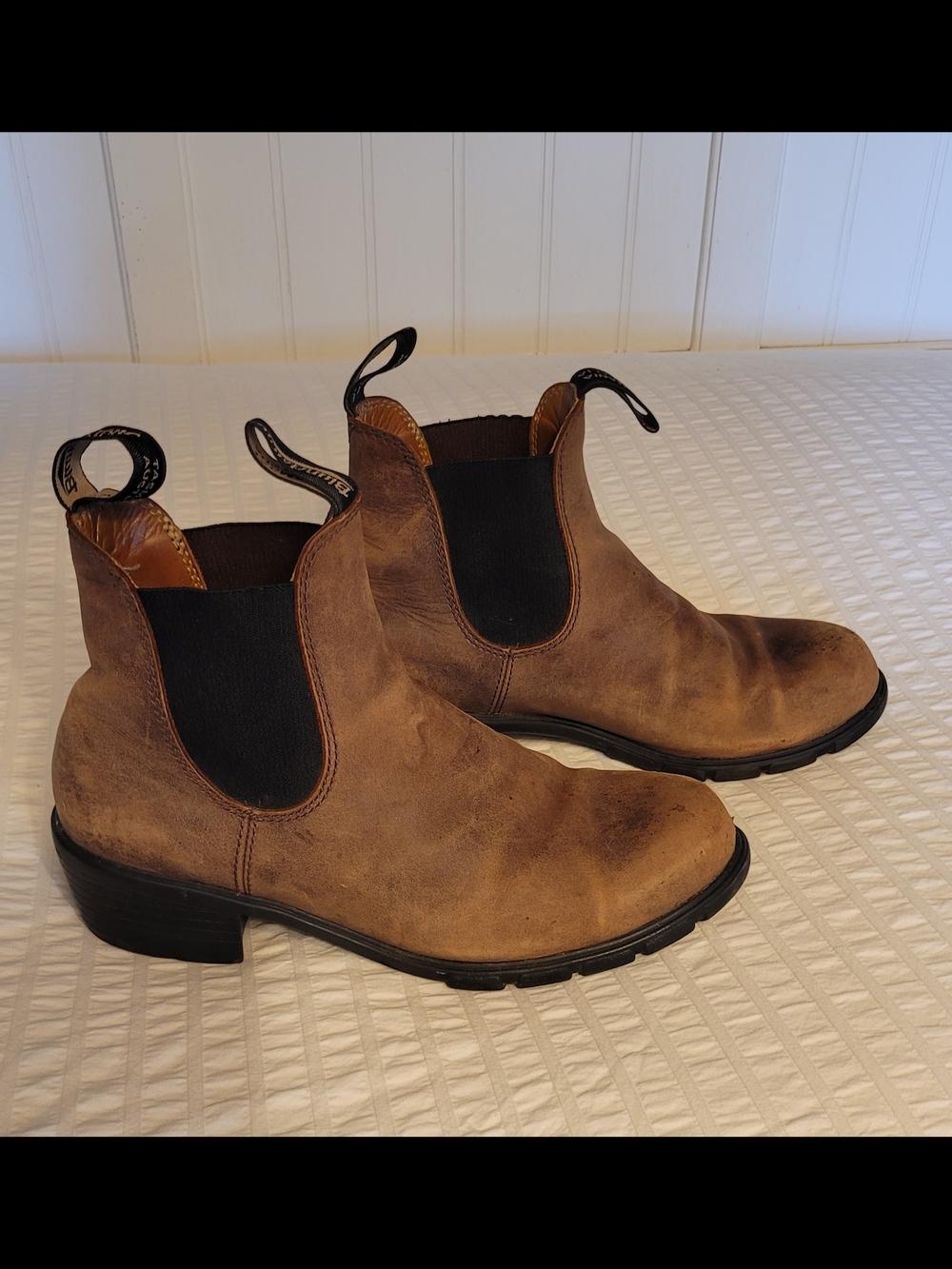 Beautiful Blundstone Distressed Leather Chelsea Boots